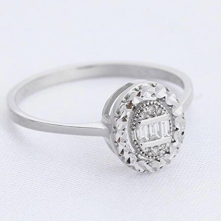 0.11 Karat Baget Pırlanta Yüzük (H-I VS/ Oval Efektli)